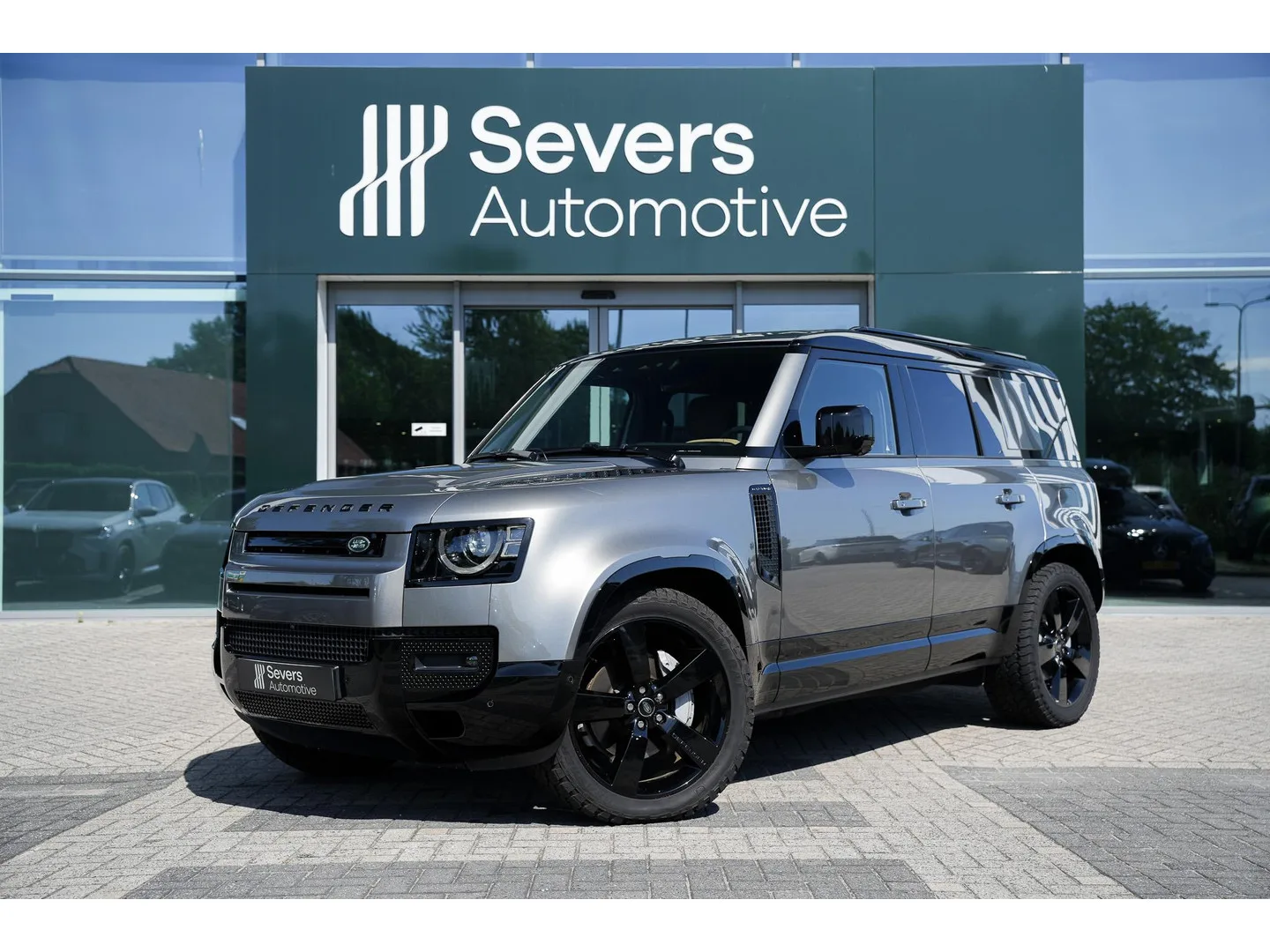 Land Rover Defender (2025) — foto 1