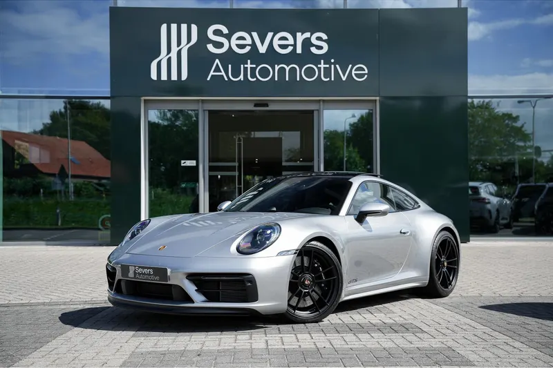 Porsche 911 (2024)