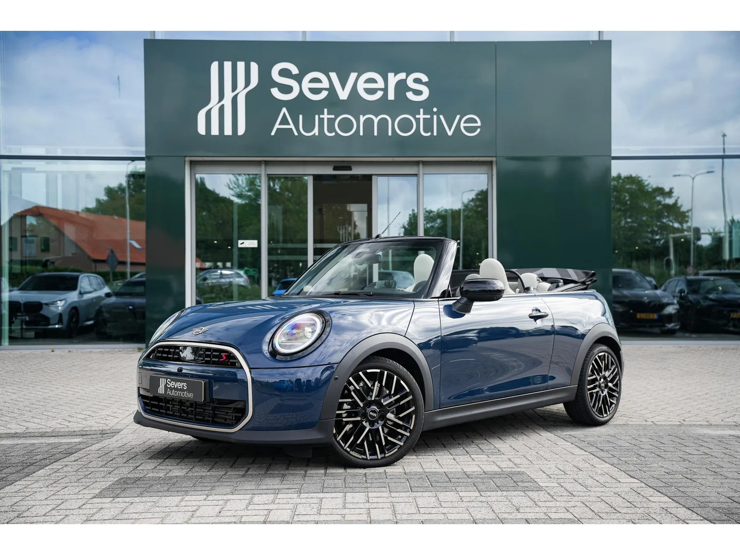 MINI Cabrio (2025) — foto 1