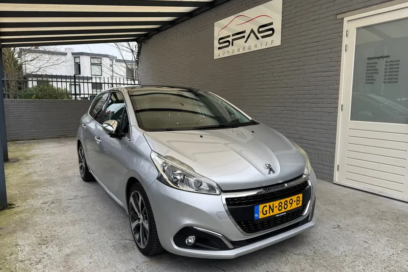 Peugeot 208 (2015)
