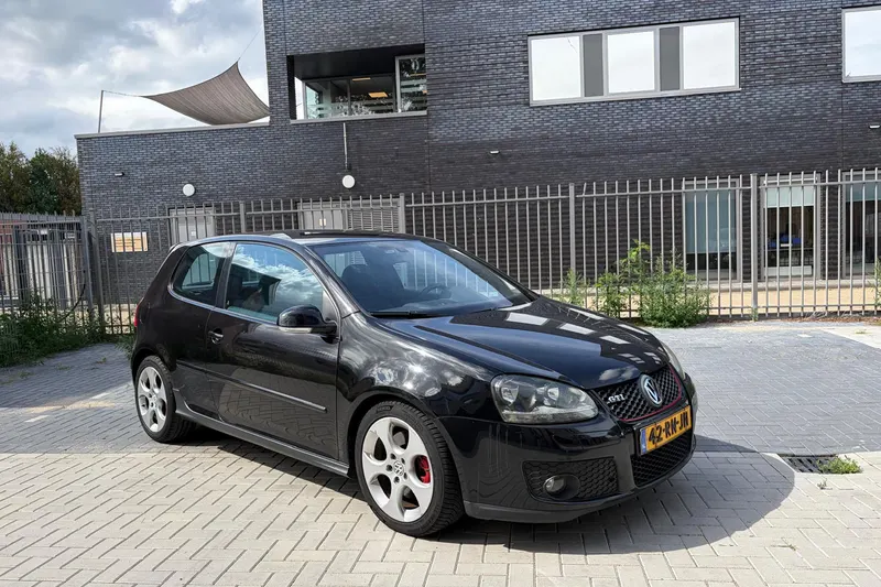 Volkswagen Golf (2005)