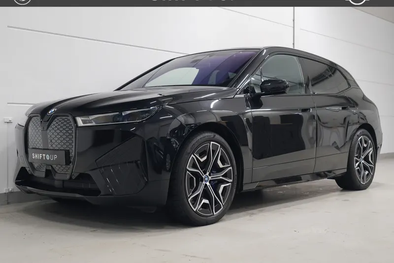 BMW iX (2023)