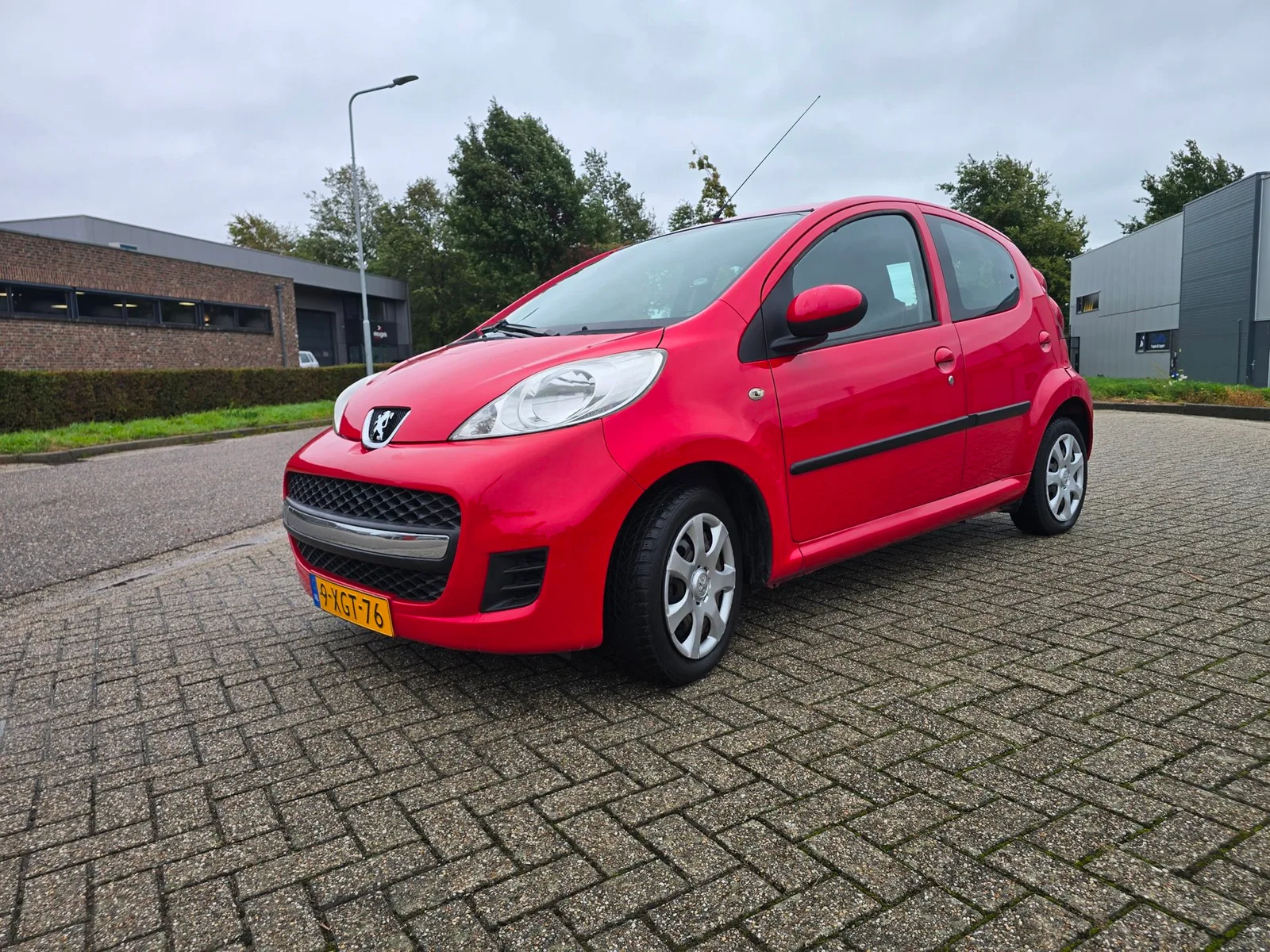 Peugeot 107 (2009) — foto 1