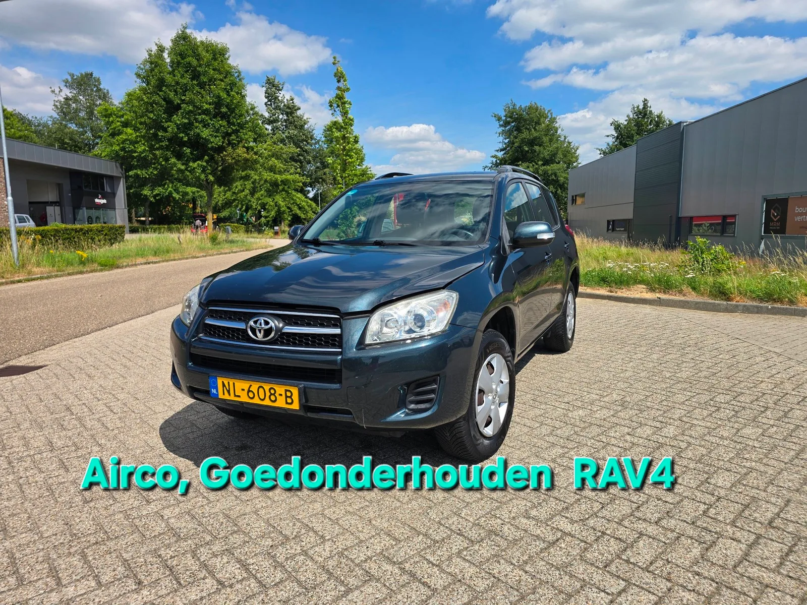 Toyota RAV4 (2010) — foto 1