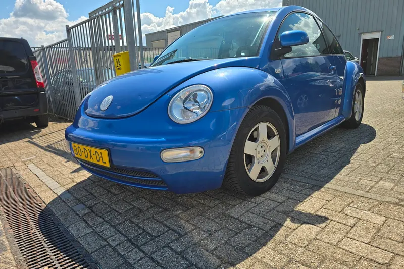Volkswagen New Beetle (2000)
