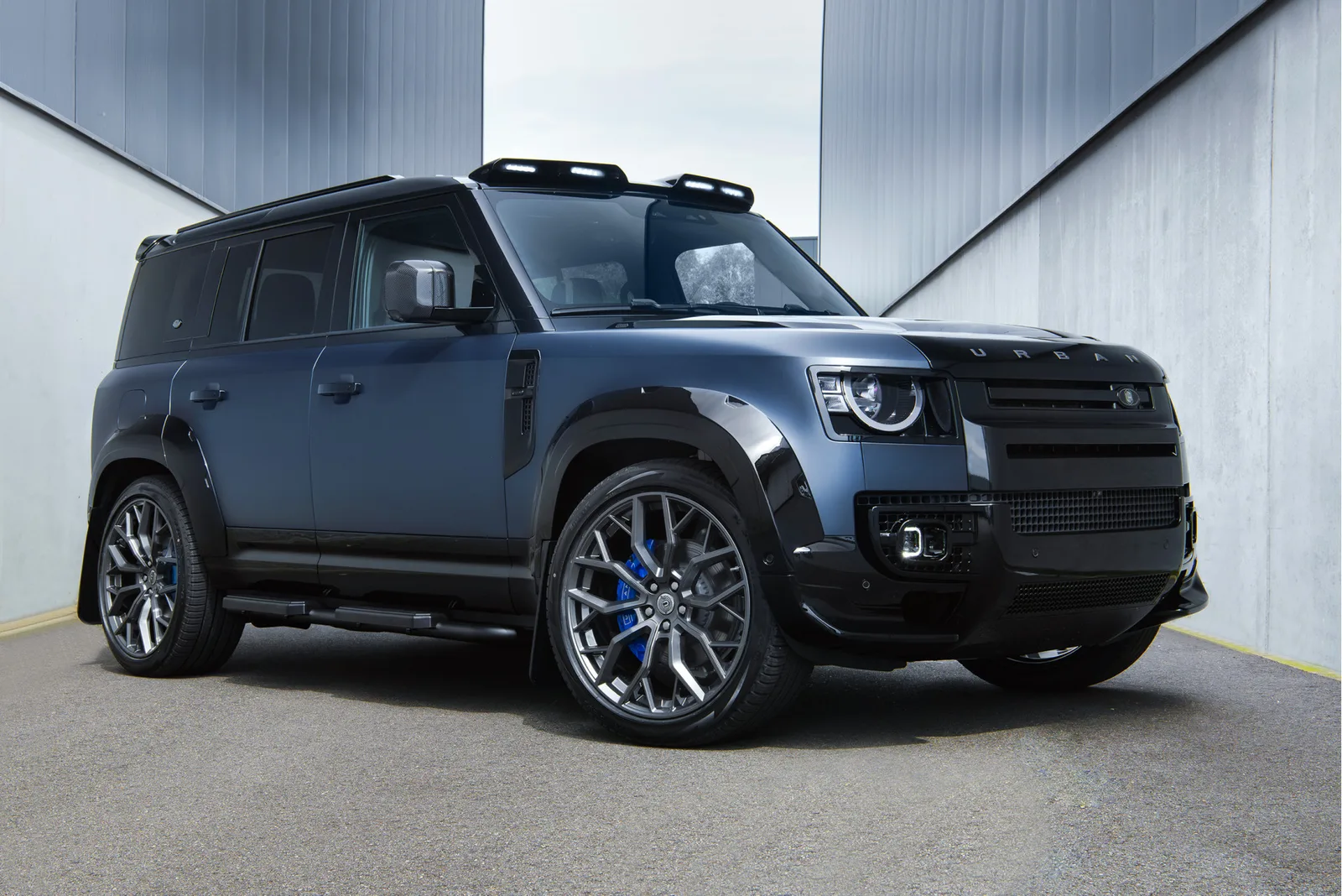Land Rover Defender (2024) — foto 1