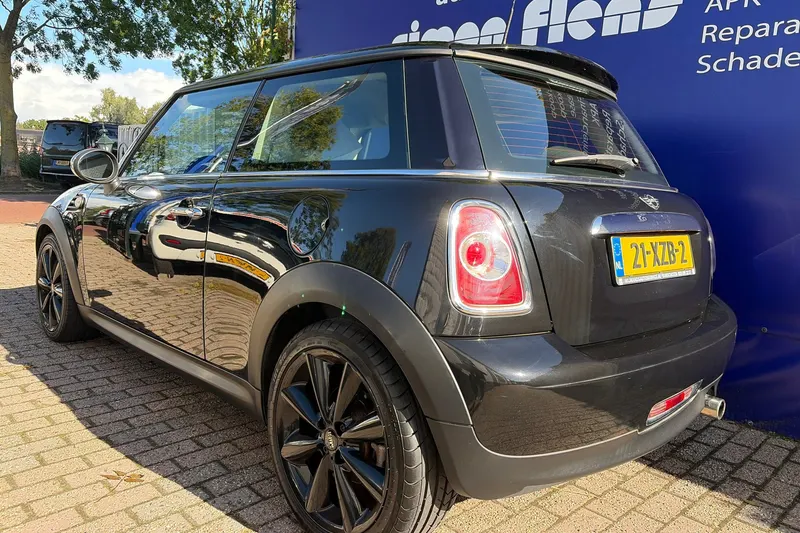 MINI One (2012)