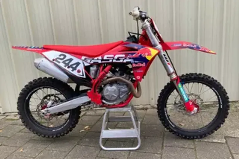 Gas Gas (2022)