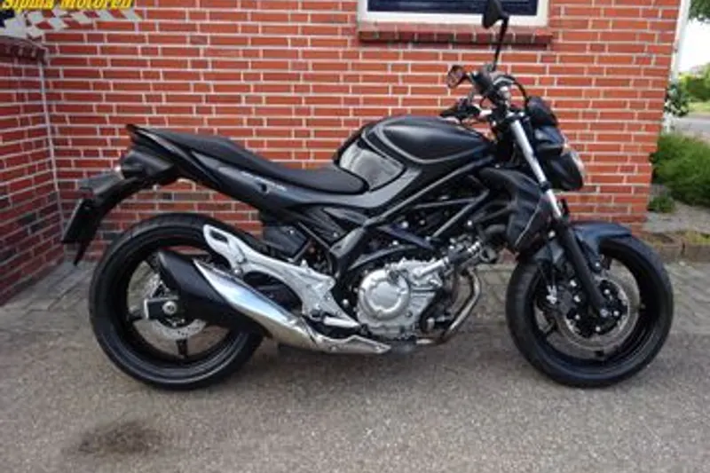 Suzuki Gladius (2016)