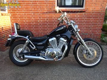Suzuki VS 800 Intruder (1997) — foto 1