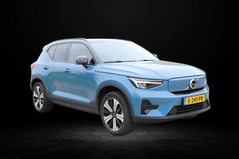 Volvo XC40 (2023)