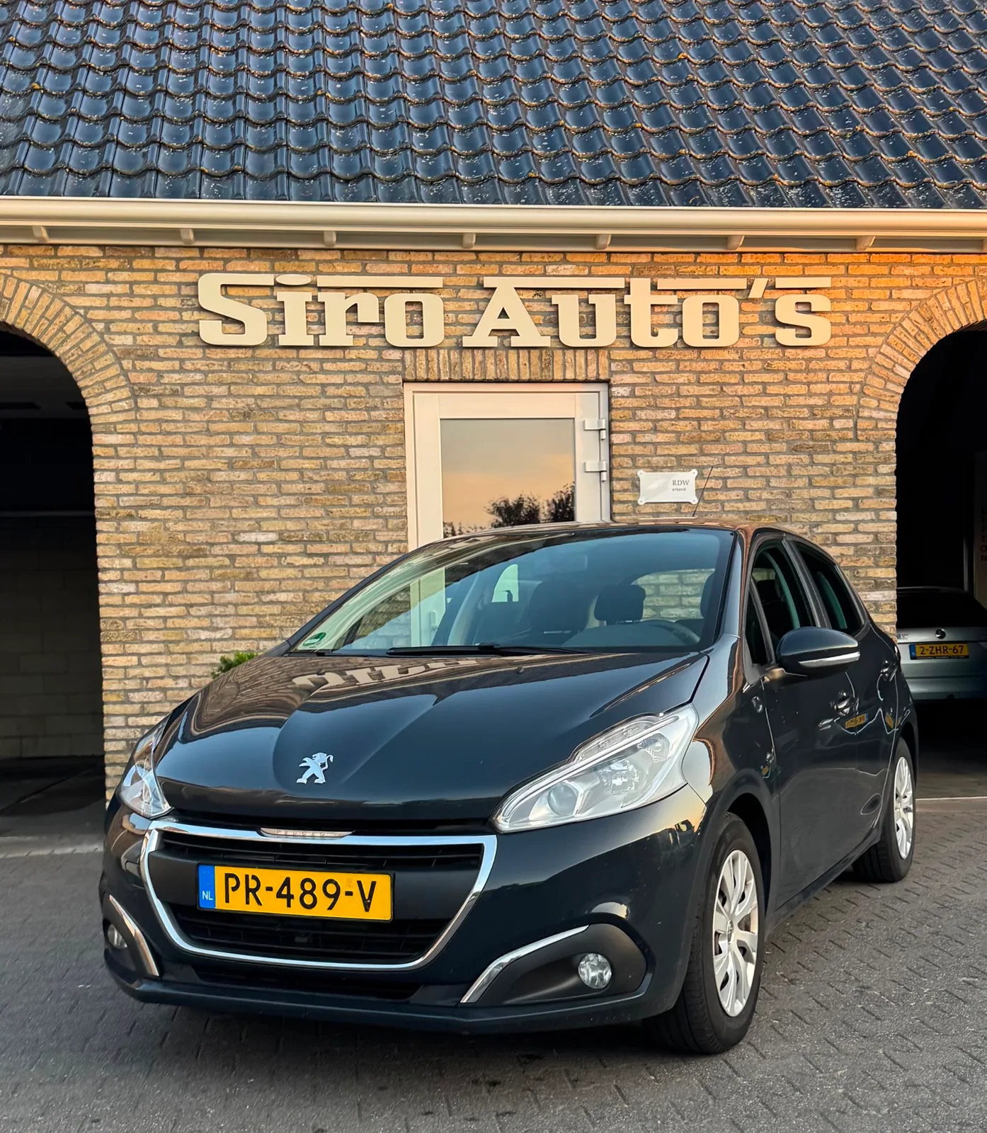 Peugeot 208 (2017) — foto 1