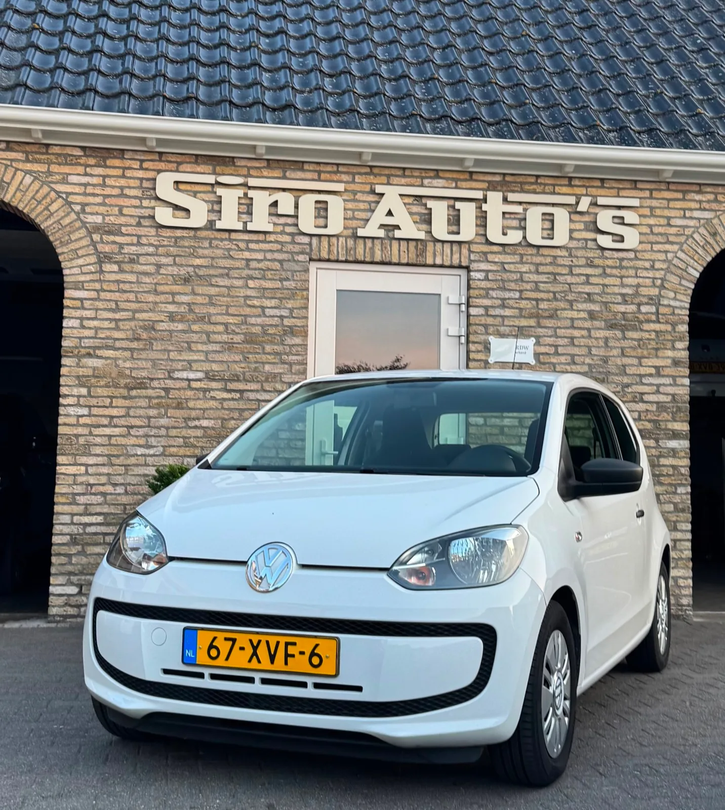 Volkswagen Up! (2012) — foto 1