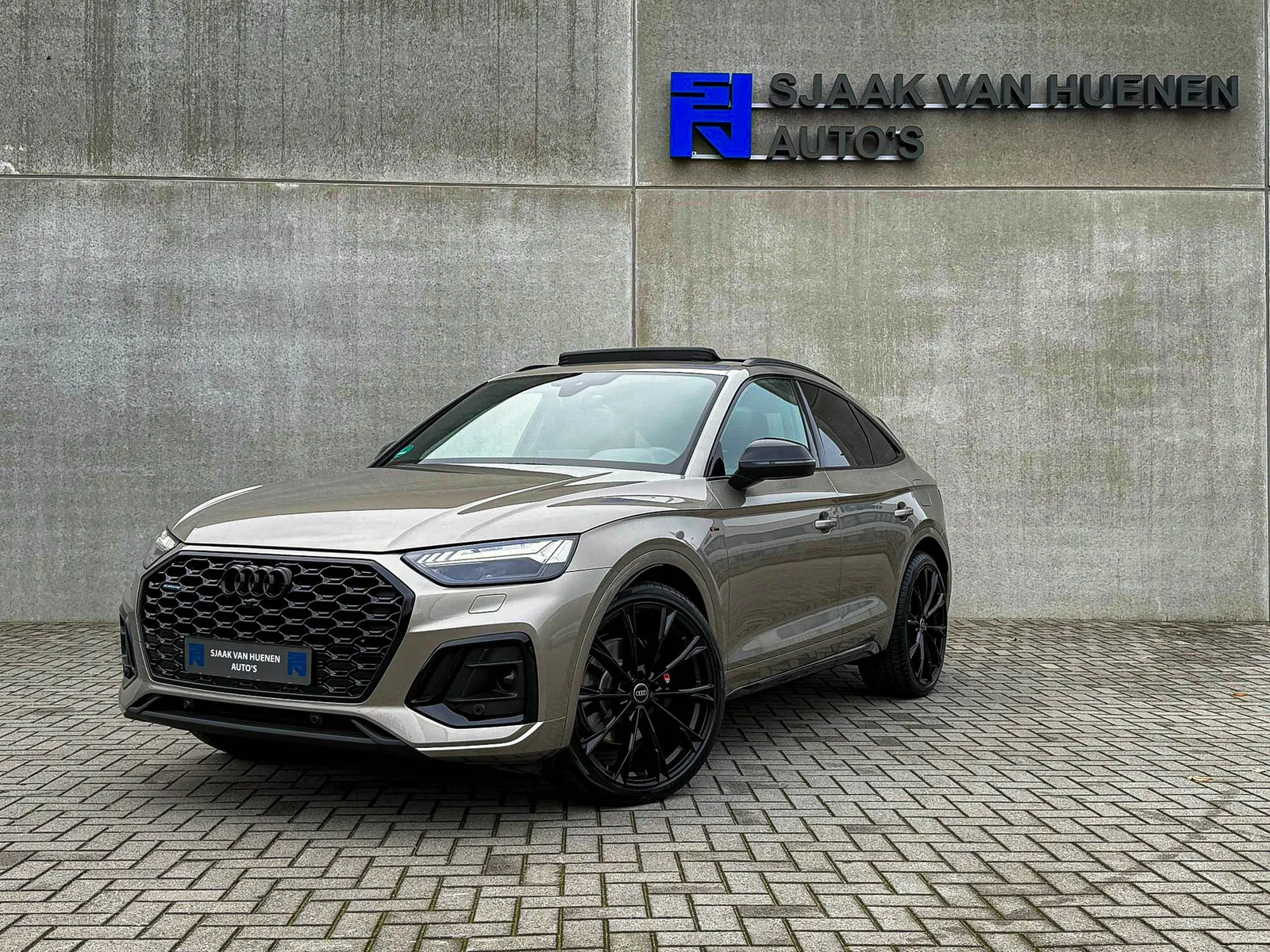 Audi Q5 Sportback (2022) — foto 1