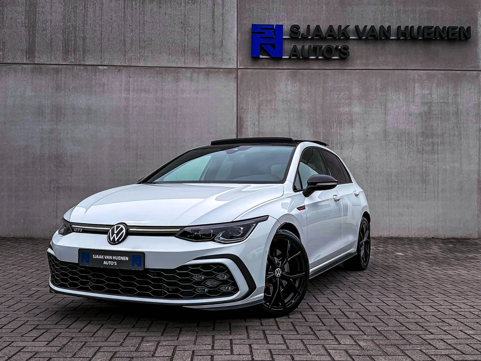 Volkswagen Golf (2022) — foto 1