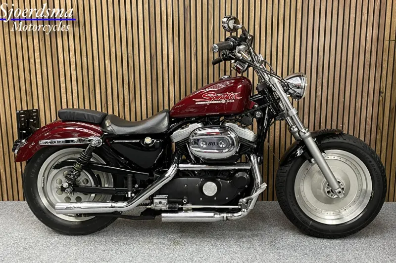 Harley-Davidson 883 Custom (1999)