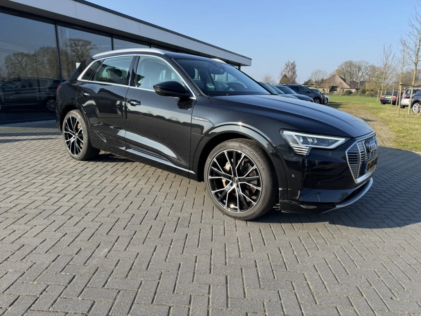 Audi e-tron (2019) — foto 1