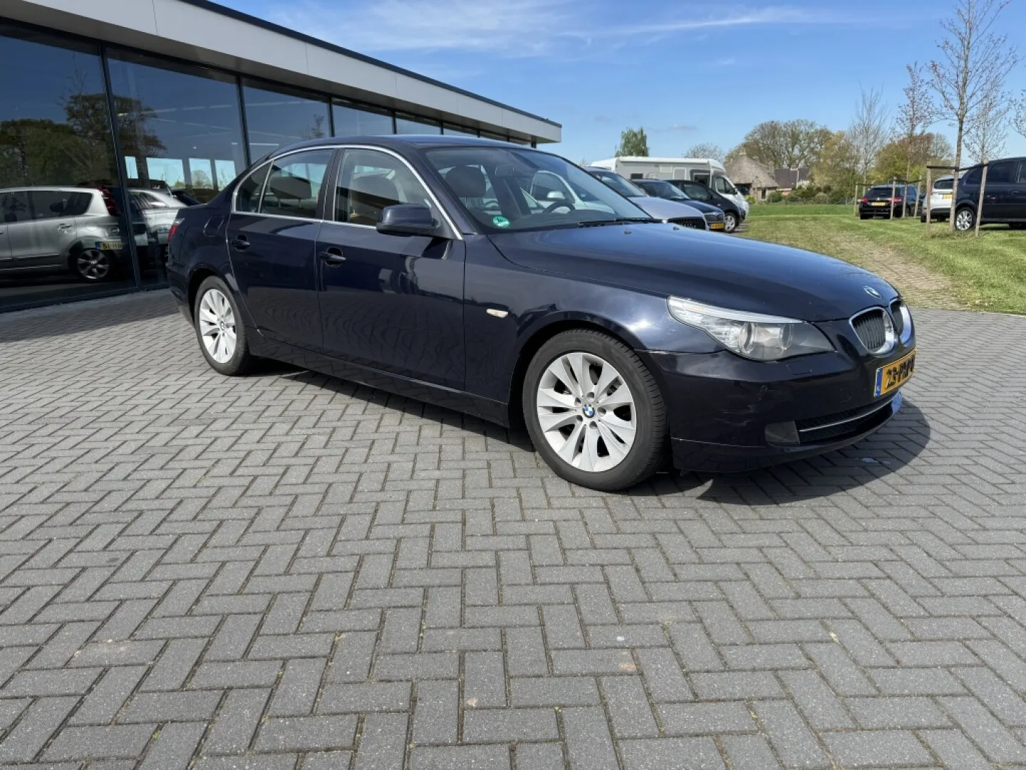 BMW 5-Serie (2011) — foto 1
