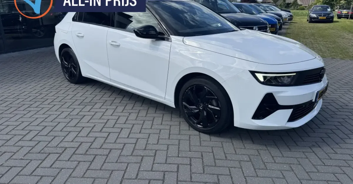 Opel Astra (2023) — foto 1