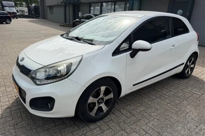 Kia Rio (2013)