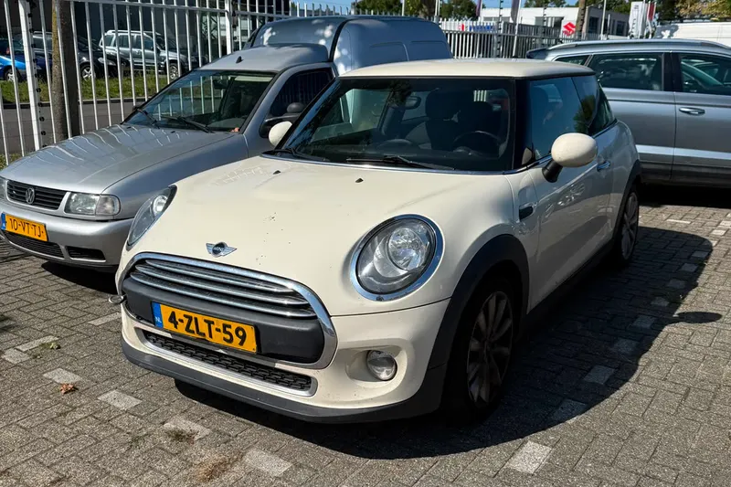 MINI One (2015)