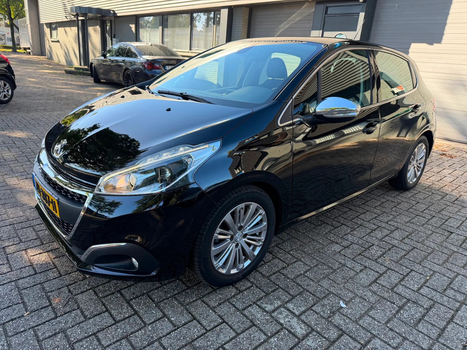 Peugeot 208 (2019) — foto 1
