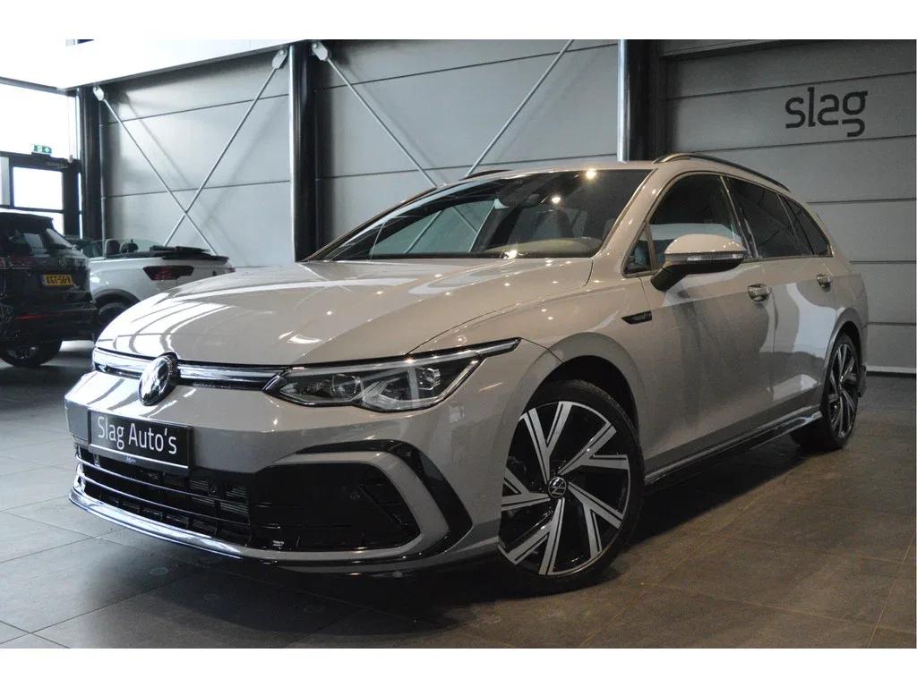 Volkswagen Golf (2021) — foto 1