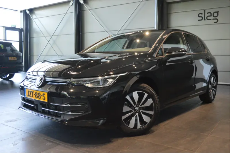 Volkswagen Golf (2024)
