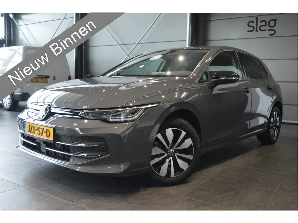 Volkswagen Golf (2024) — foto 1