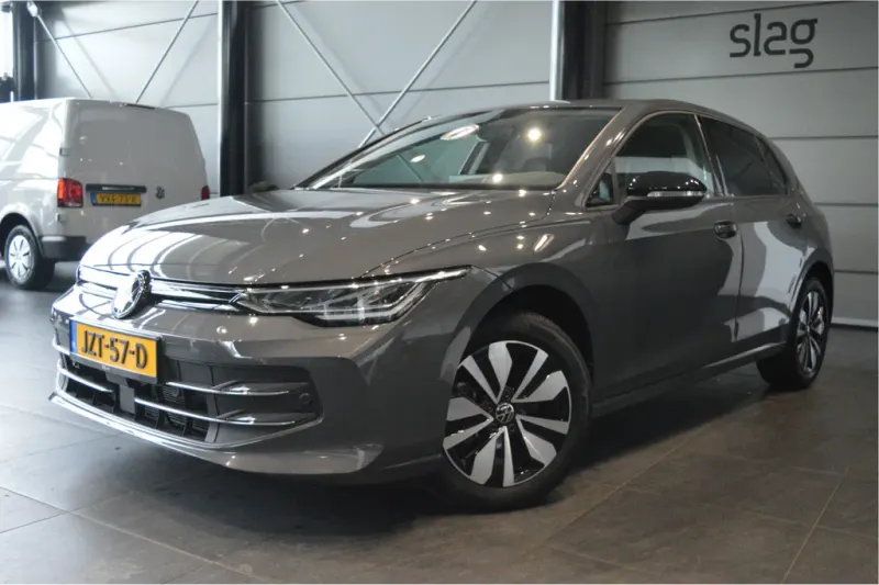 Volkswagen Golf (2024)