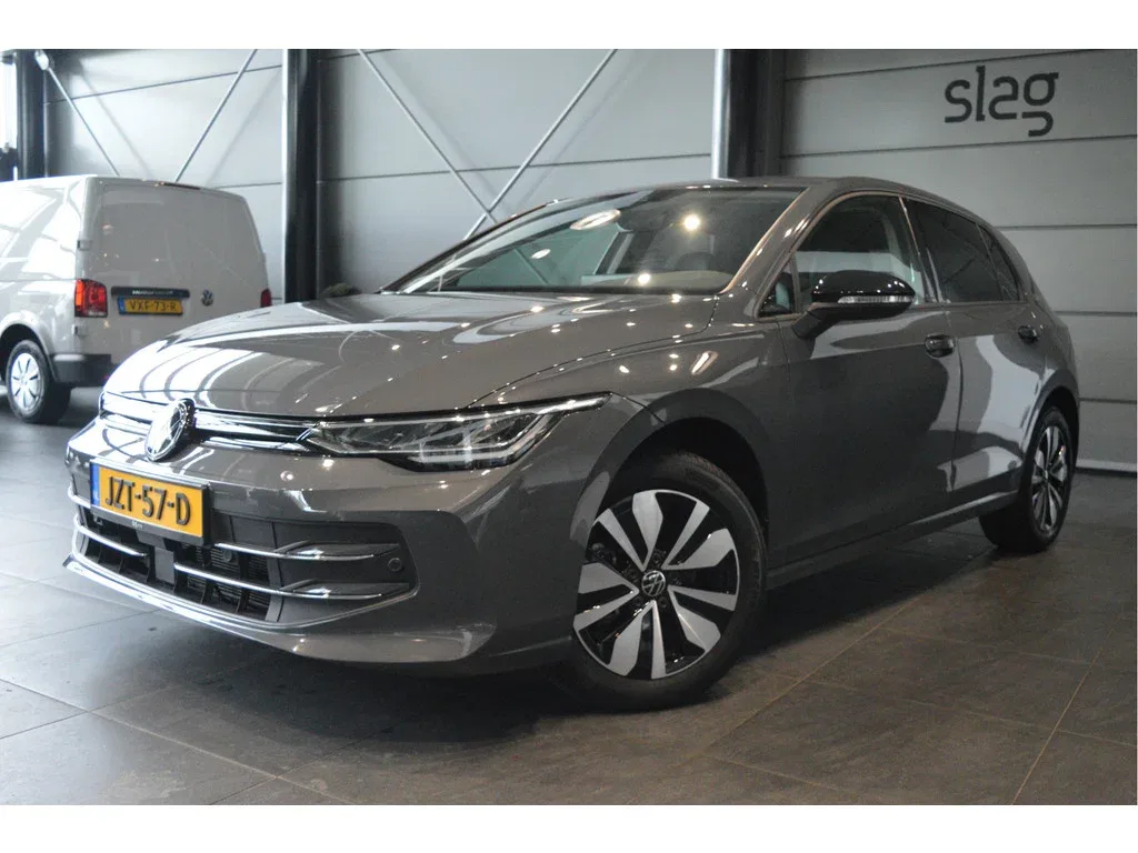 Volkswagen Golf (2024) — foto 1