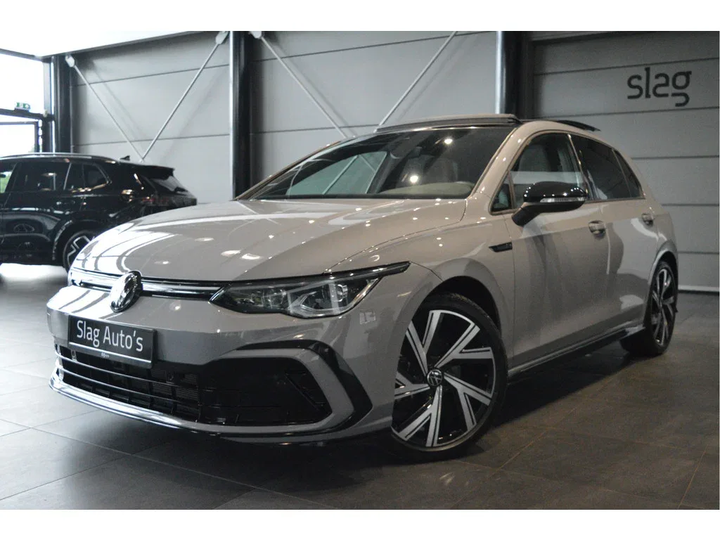 Volkswagen Golf (2024) — foto 1