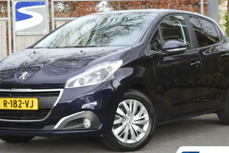 Peugeot 208 (2015)