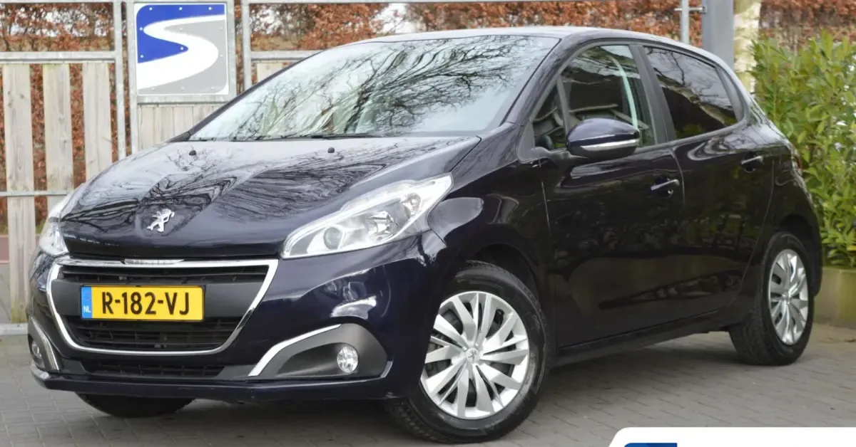 Peugeot 208 (2015) — foto 1