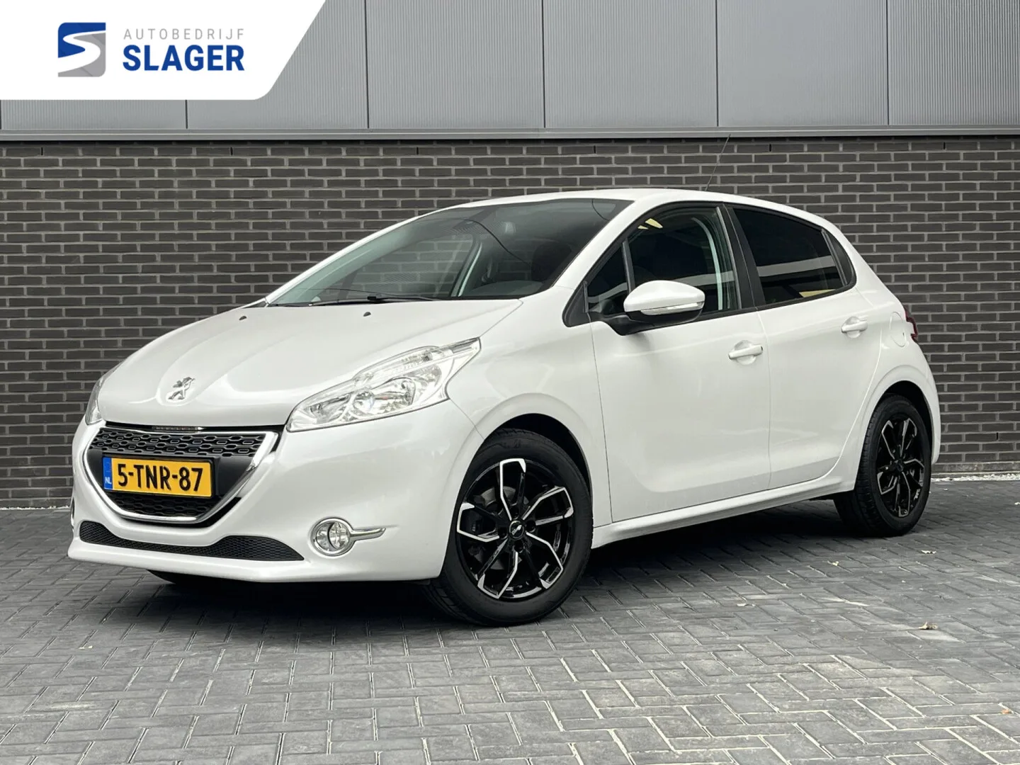 Peugeot 208 (2014) — foto 1