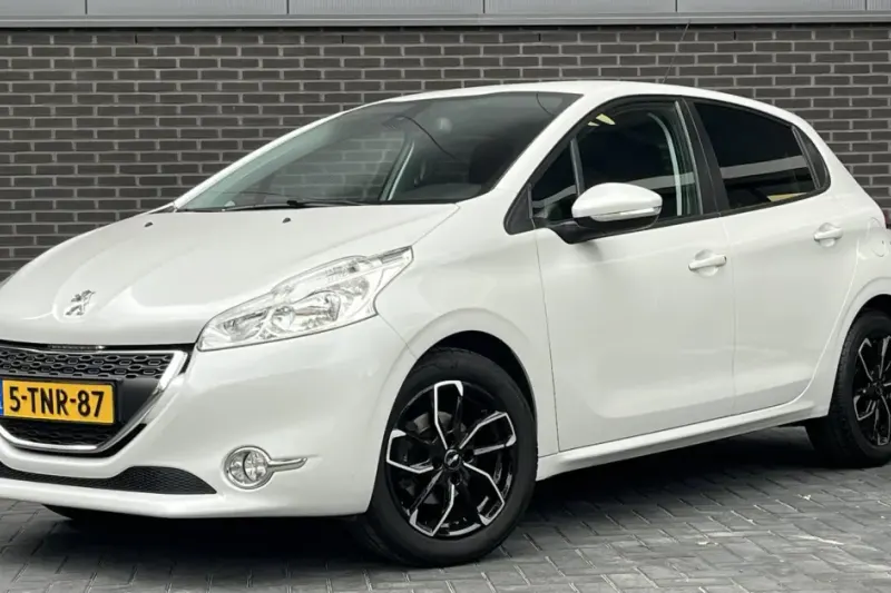 Peugeot 208 (2014)
