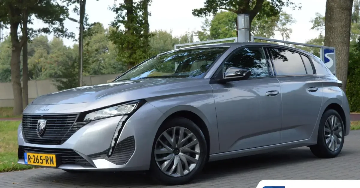 Peugeot 308 (2022) — foto 1