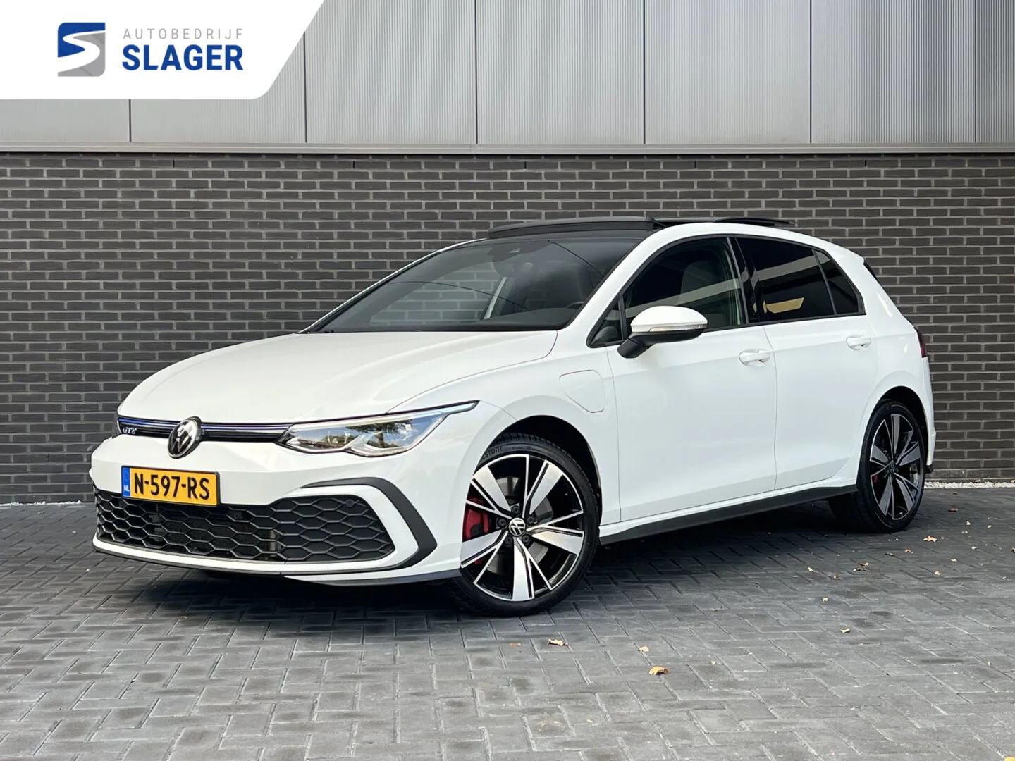 Volkswagen Golf (2020) — foto 1