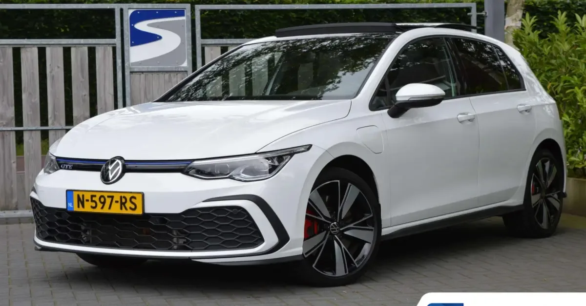 Volkswagen Golf (2020) — foto 1