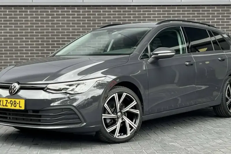 Volkswagen Golf (2023)
