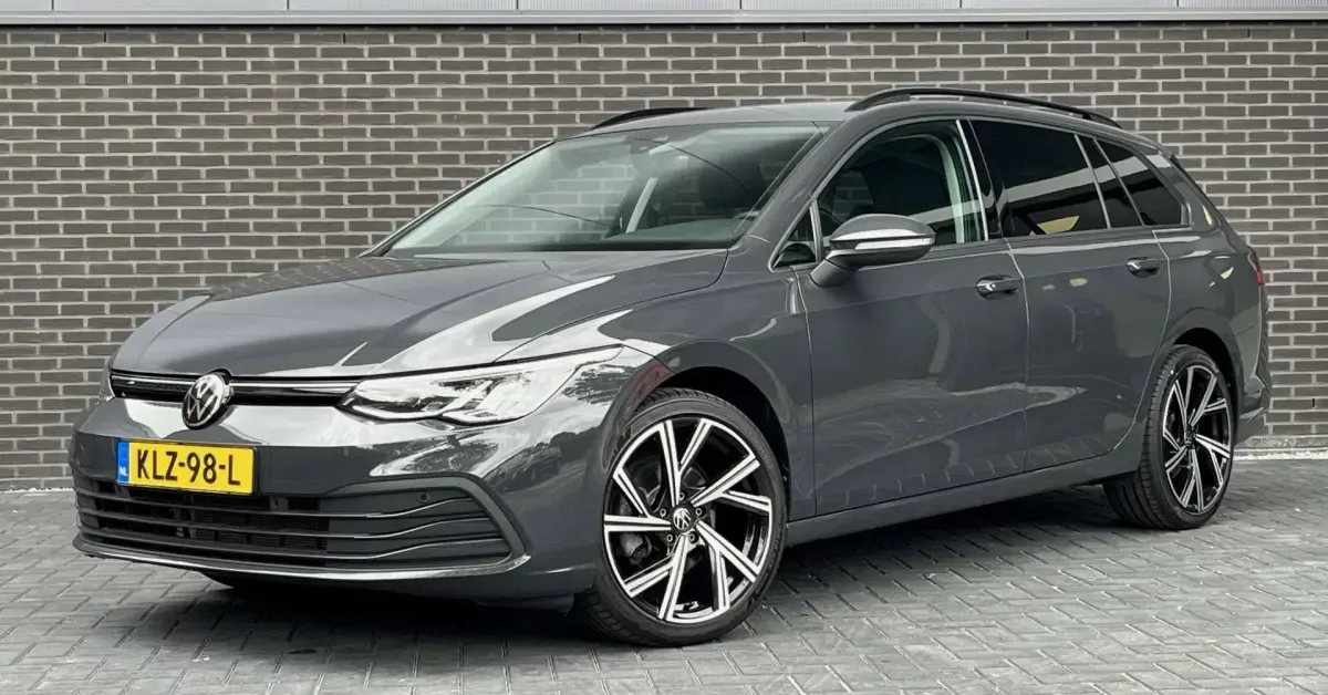 Volkswagen Golf (2023) — foto 1