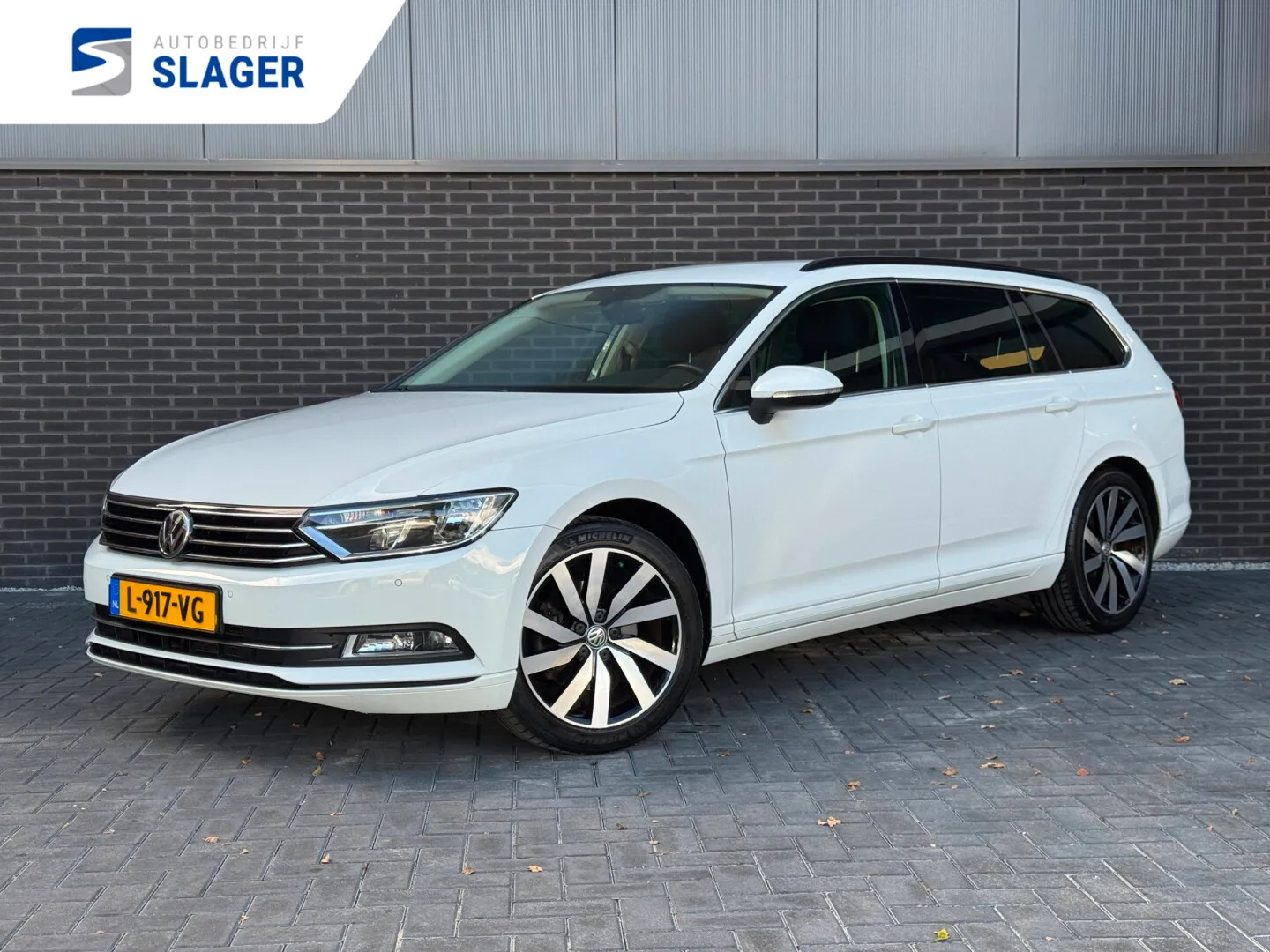 Volkswagen Passat (2017) — foto 1