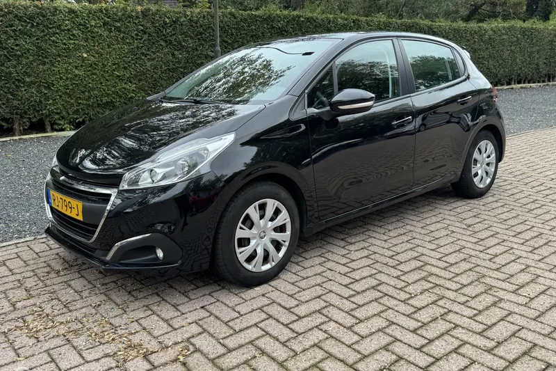 Peugeot 208 (2017)