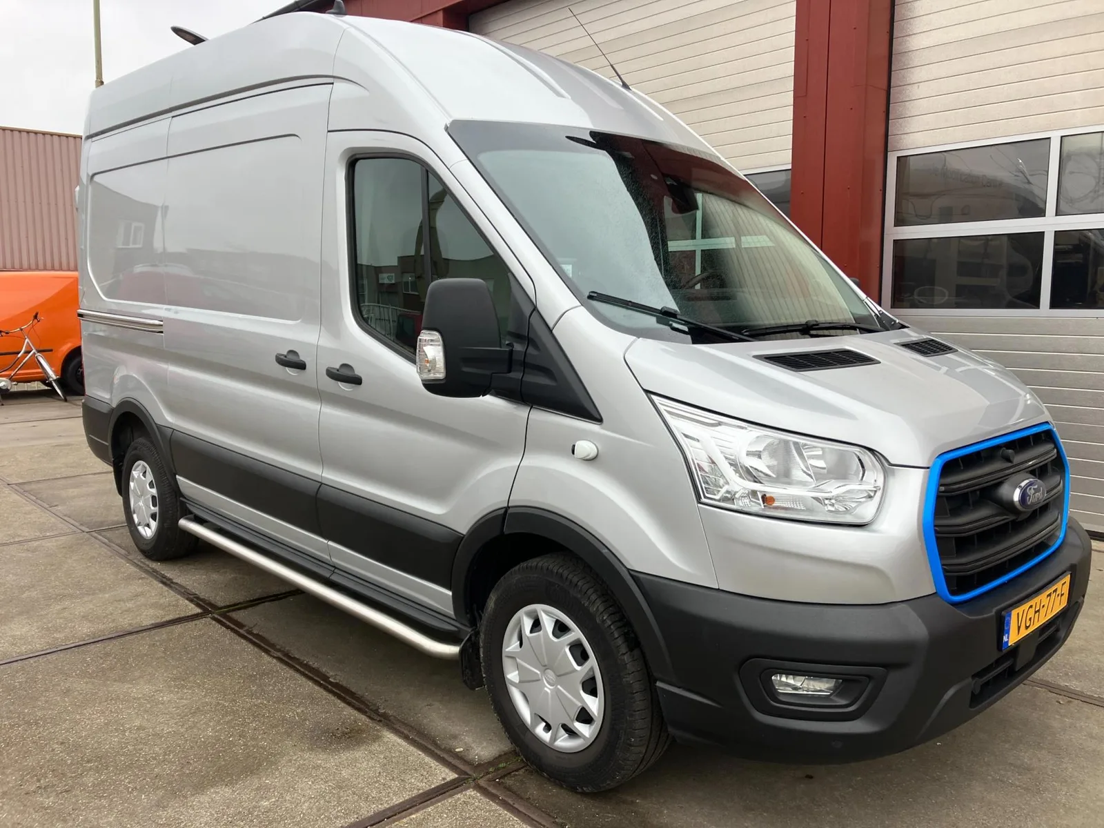 Ford Transit (2020) — foto 1