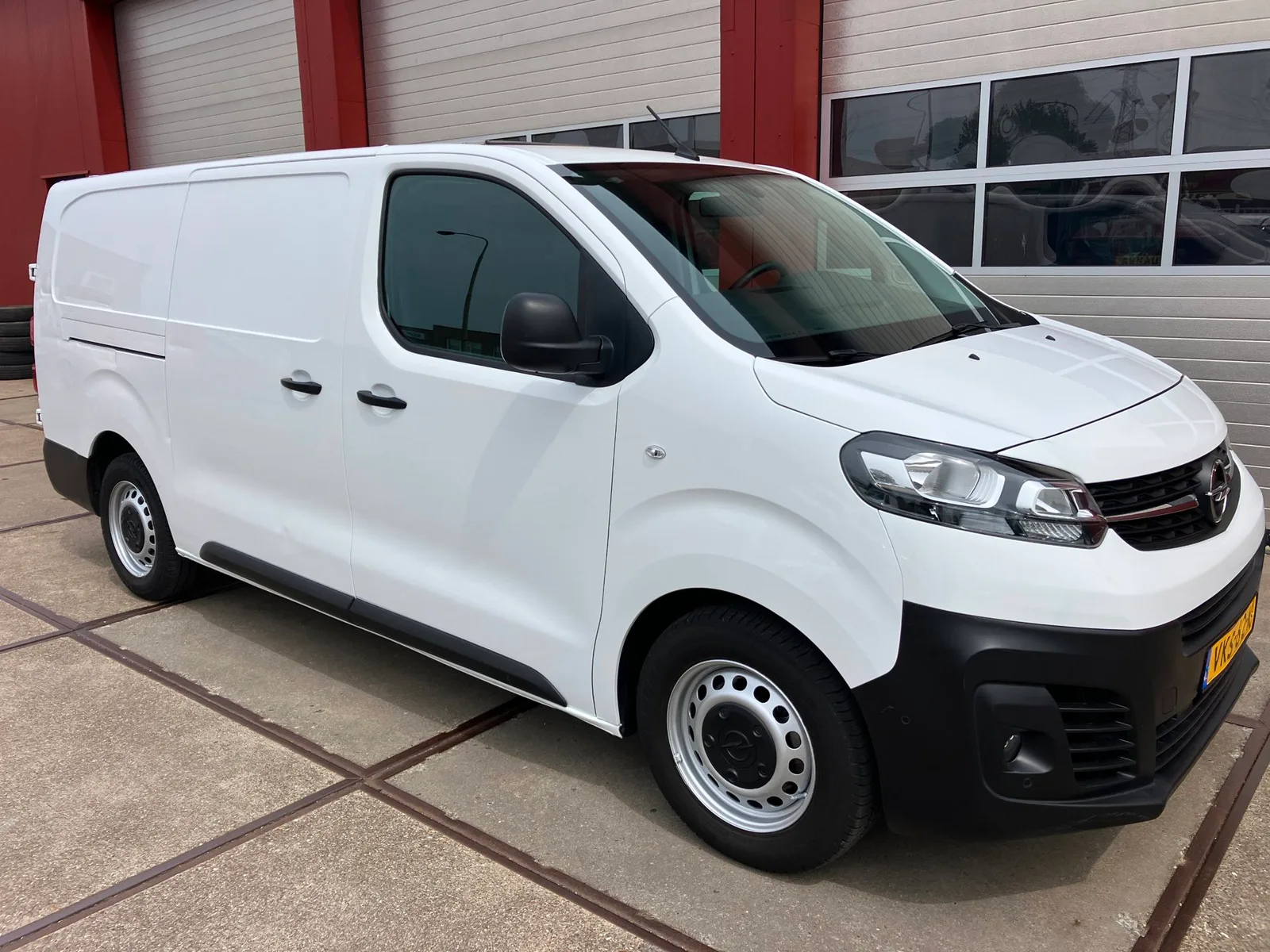 Opel Vivaro (2021) — foto 1