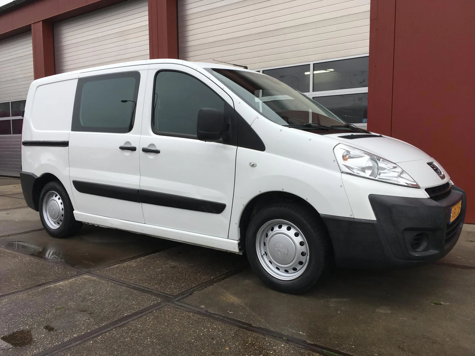 Peugeot Expert (2013) — foto 1