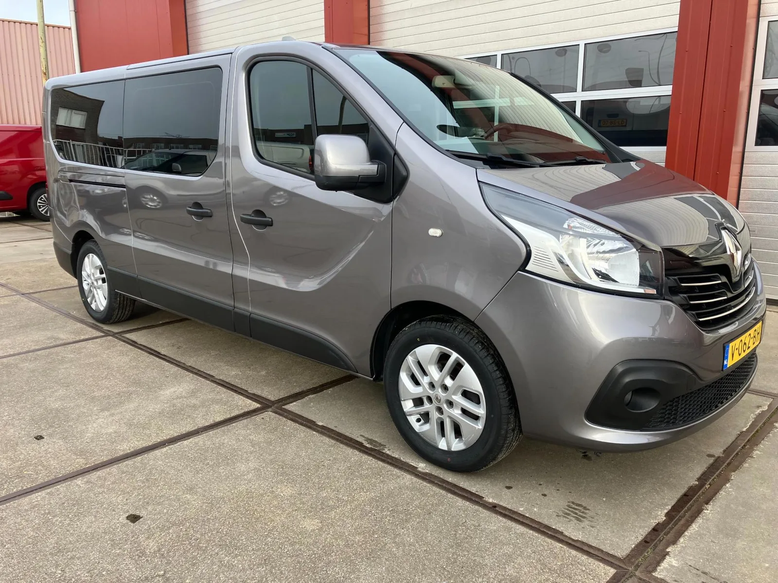 Renault Trafic (2016) — foto 1
