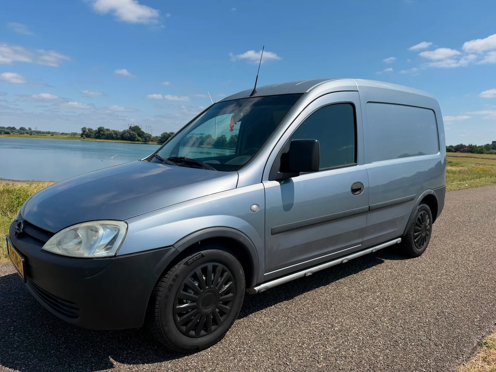 Opel Combo (2009) — foto 1