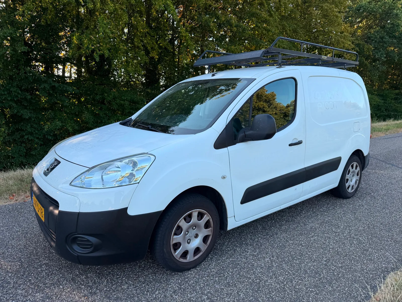 Peugeot Partner (2011) — foto 1