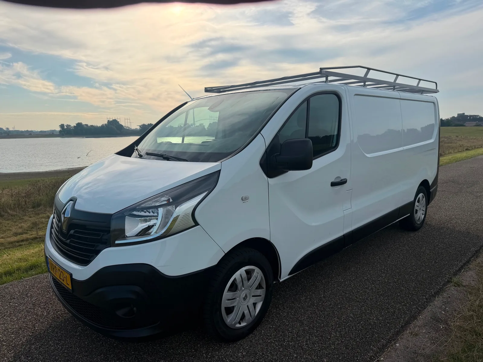 Renault Trafic (2015) — foto 1